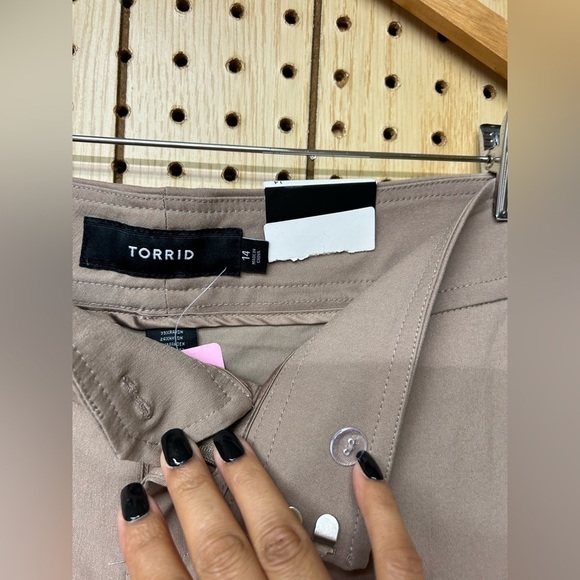 - Torrid Deluxe Straight Khaki Pants - Picture 3 of 5